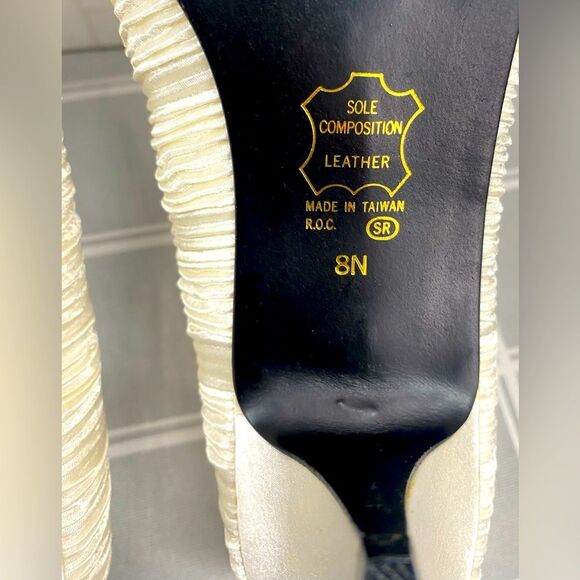 Nina Vtg 80s Champagne Ruched Satin Fabric Womens Size 8 N Slip on Heel Dress Up - Picture 11 of 13